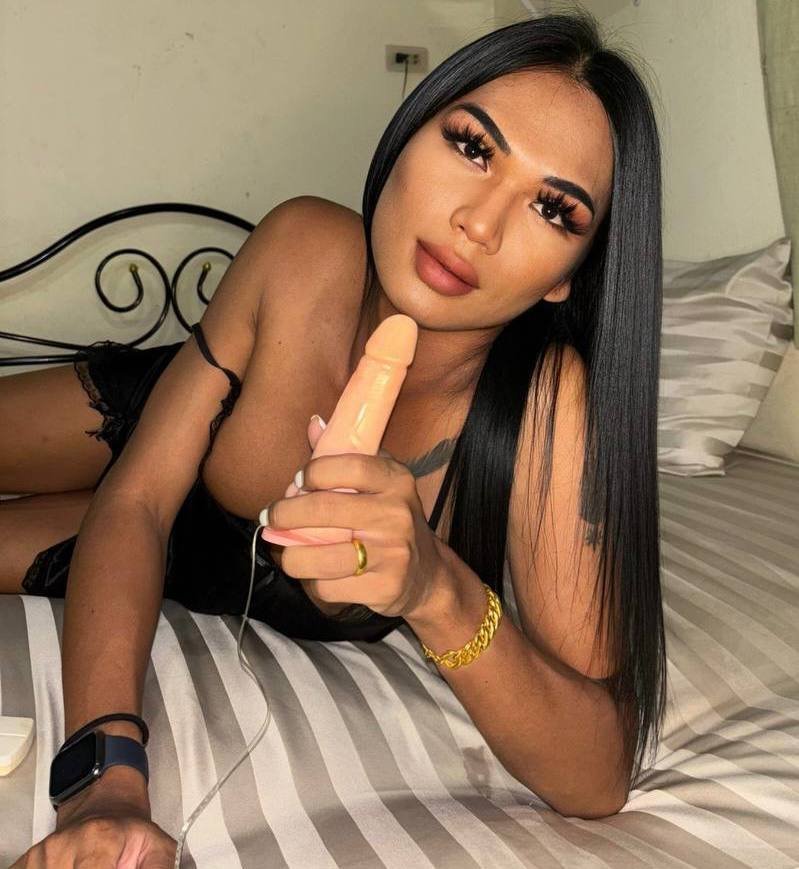 Bangkok Ladyboy = ladyboy chalisa 